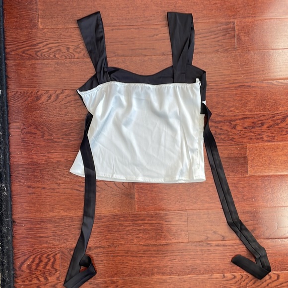white and black silk top (meant for smaller chest) size small nwt - Picture 2 of 2